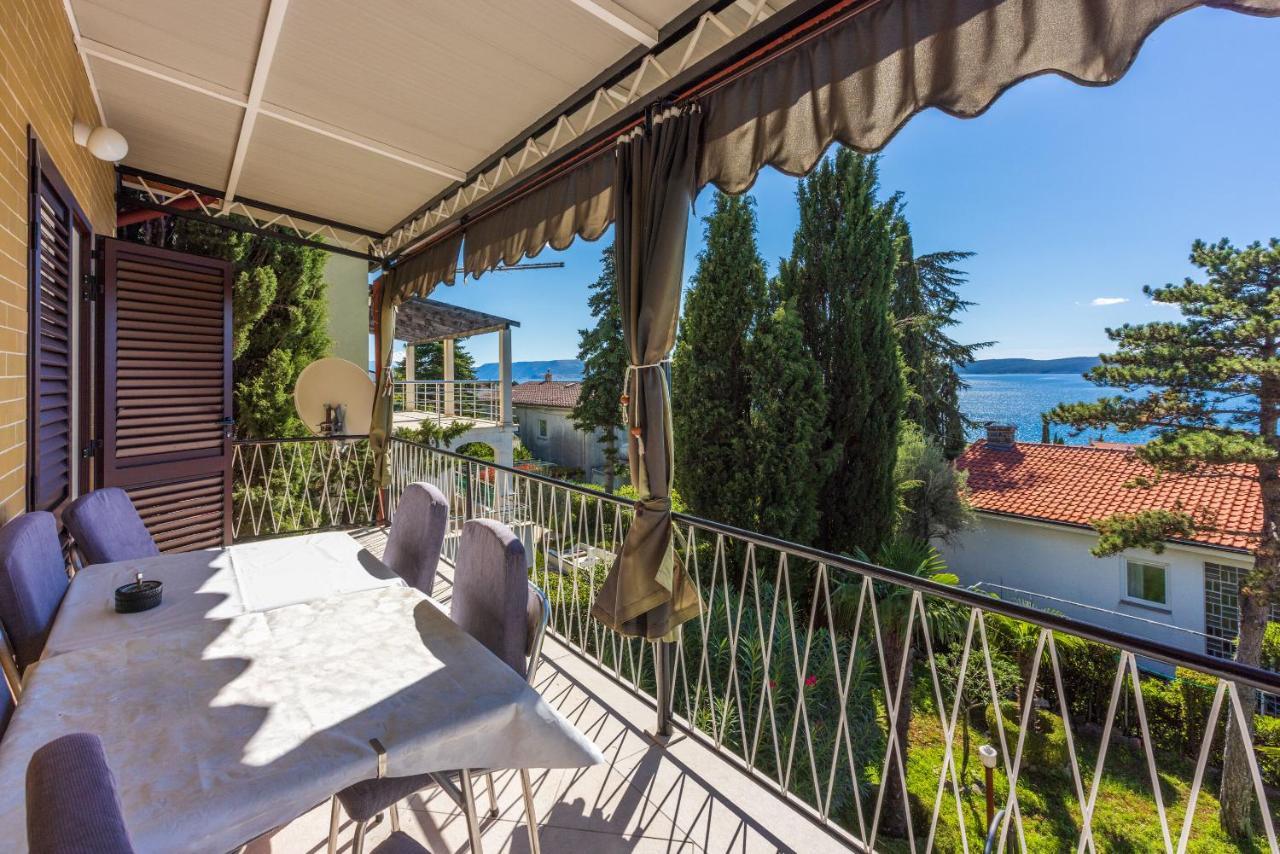 Apartments Hinic Selce Esterno foto