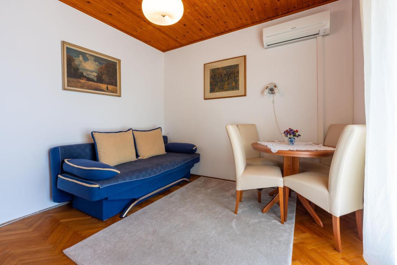 Apartments Hinic Selce Esterno foto