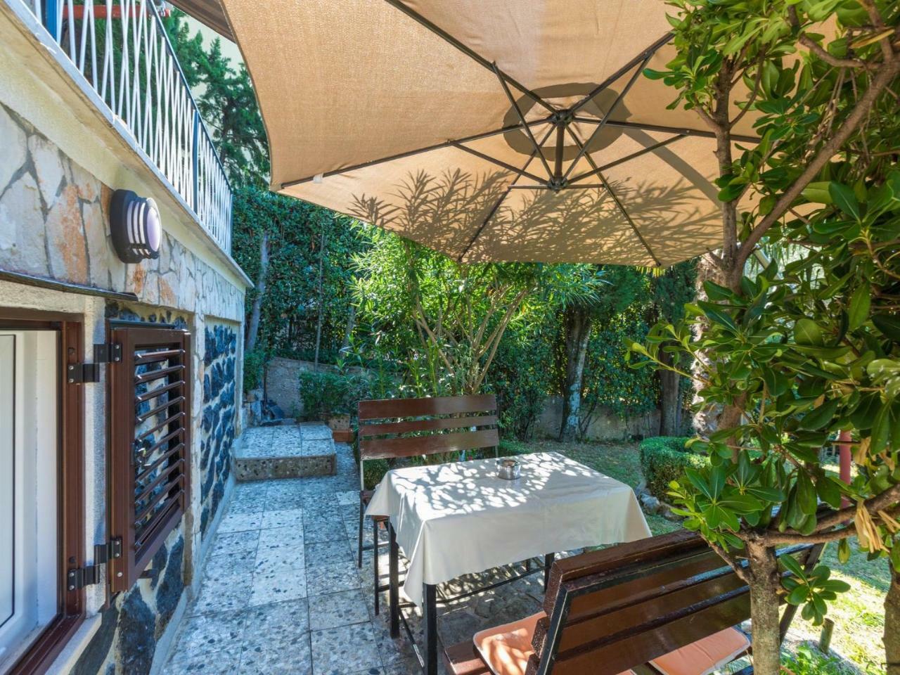 Apartments Hinic Selce Esterno foto